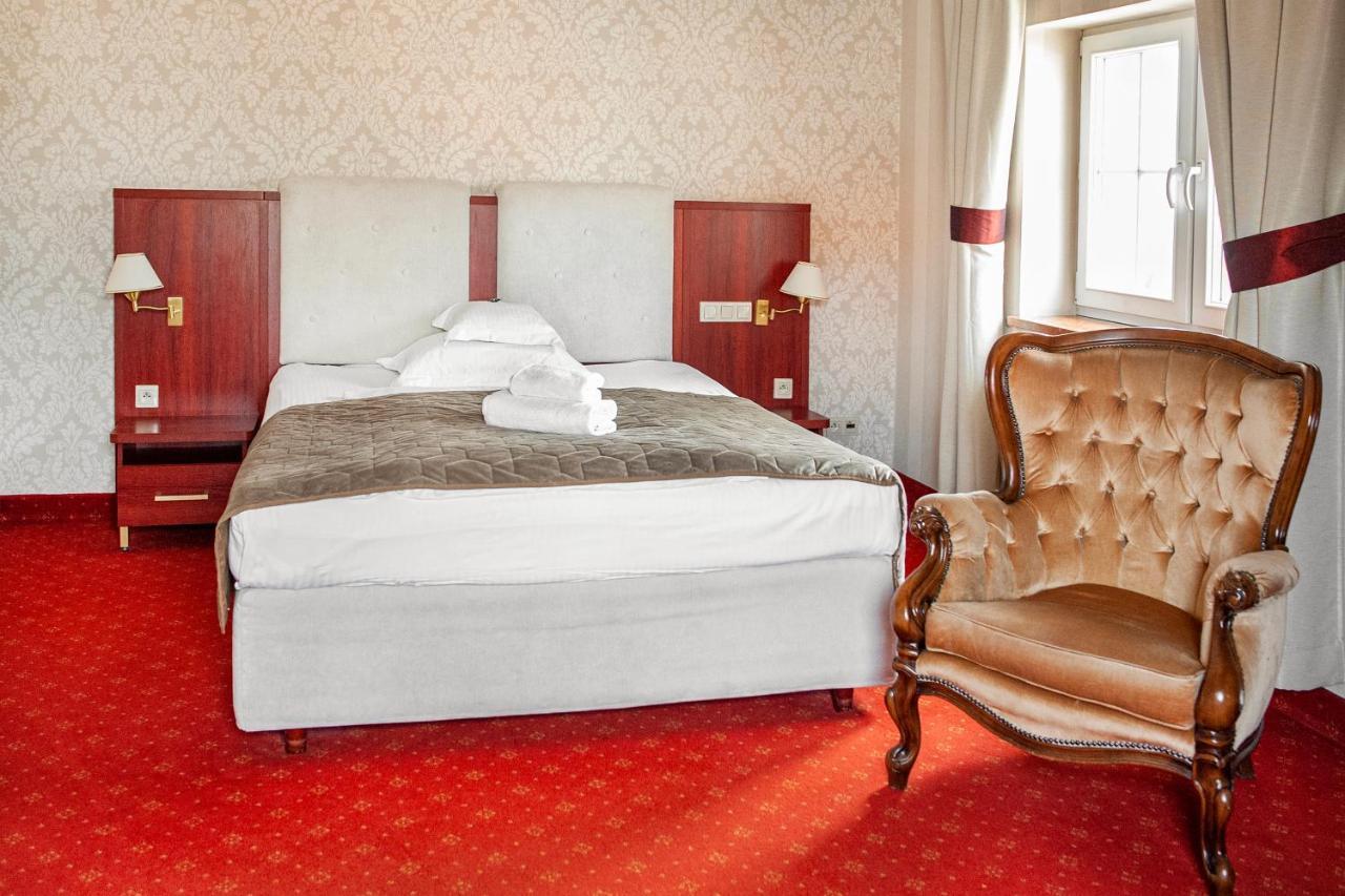 Hotel Spichlerz Lubawa Exteriör bild