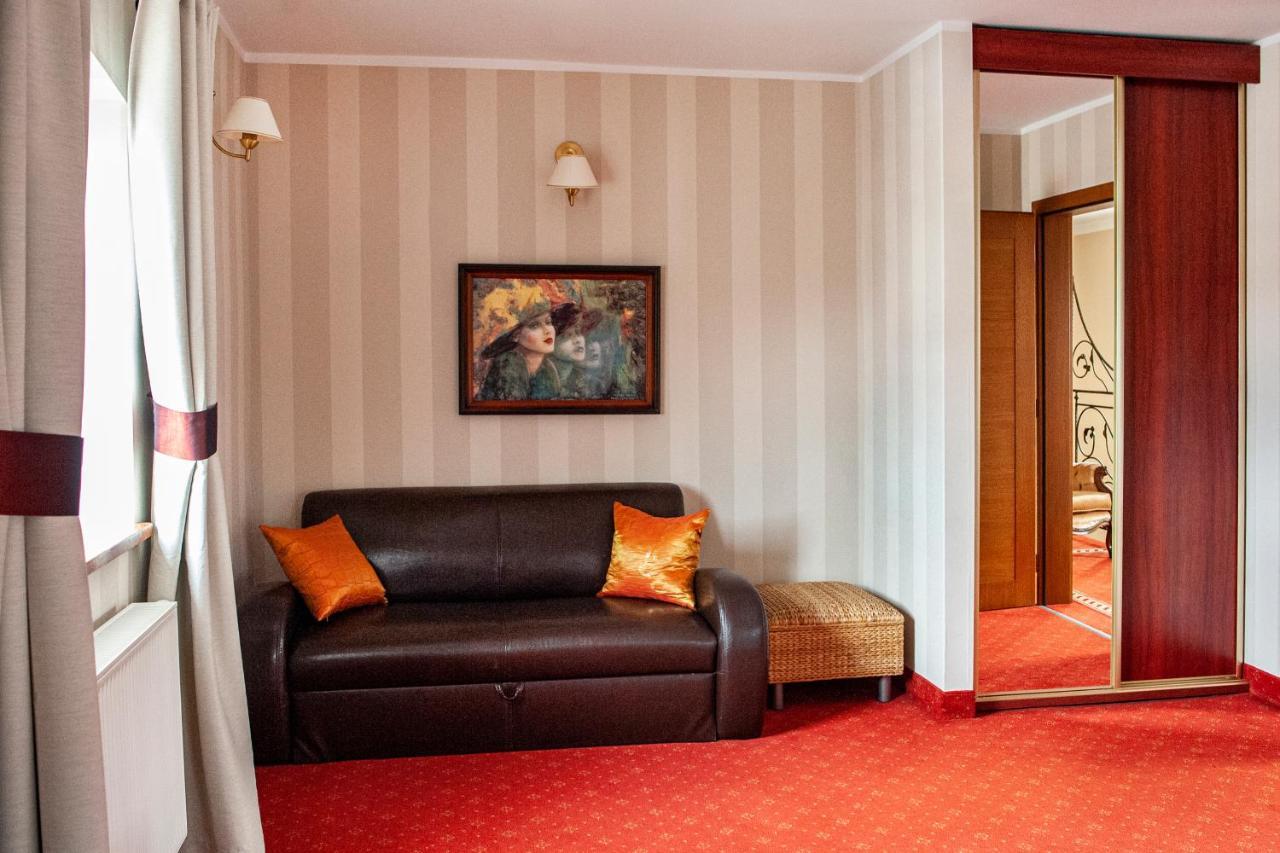 Hotel Spichlerz Lubawa Exteriör bild